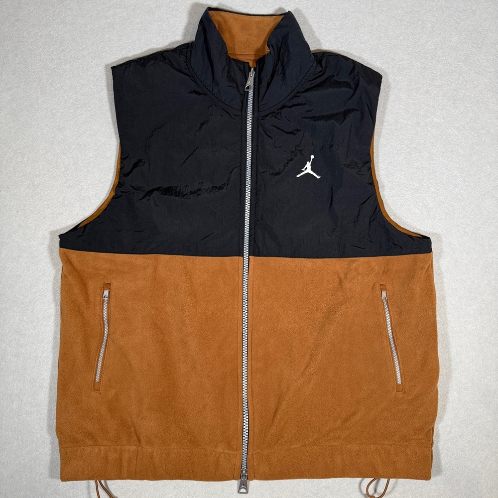 Air Jordan Essentials Winter Vest size men’s Large